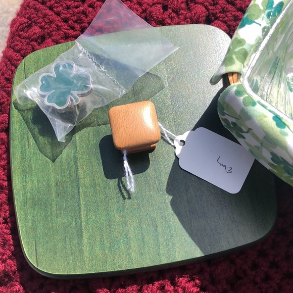 Shamrock Twist Basket Combo with Green Wooden Lid - Picture 2 of 4